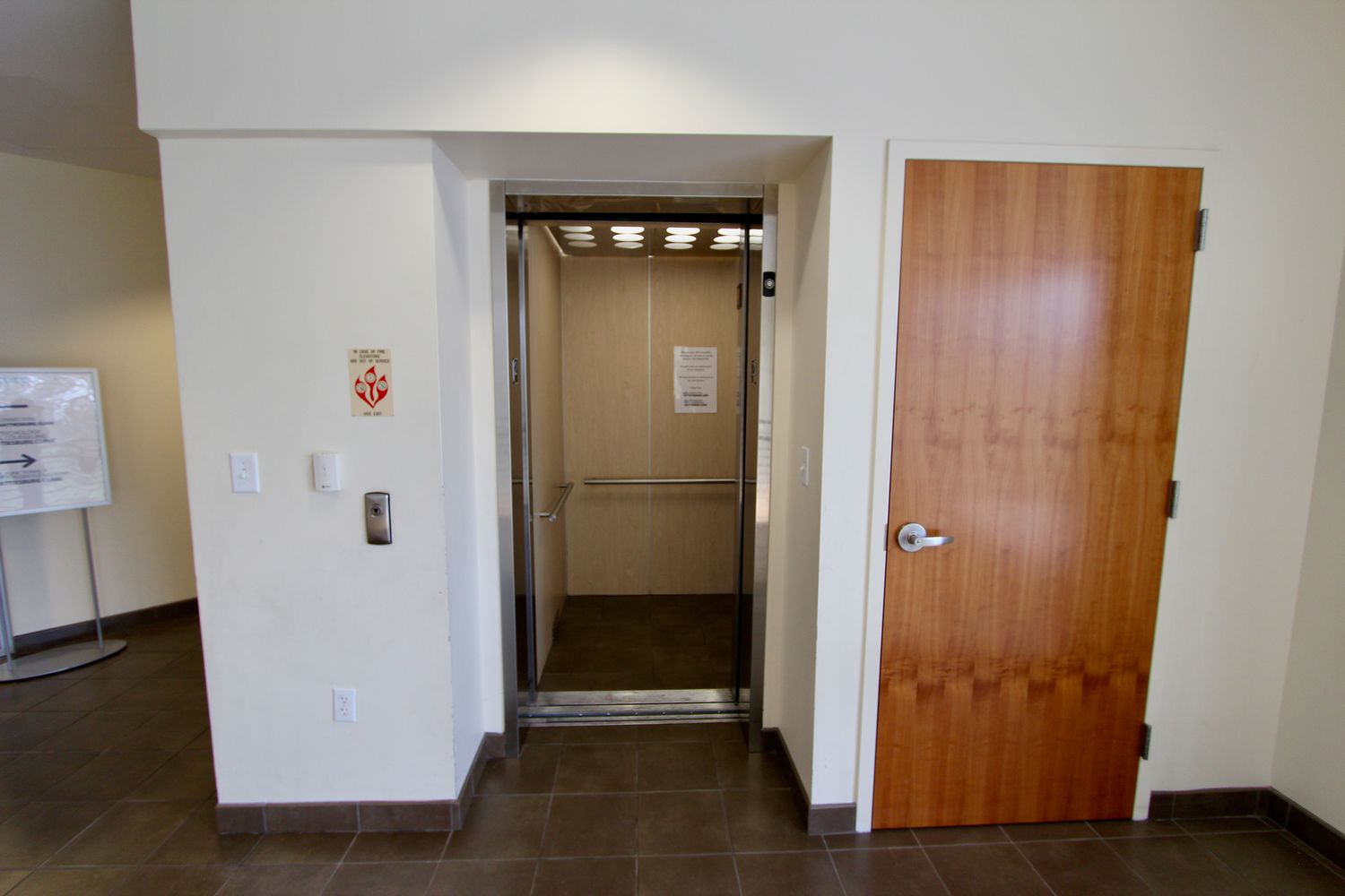 Class A Office/Medical : 2 Southern Point Pkwy, Hattiesburg, MS 39401